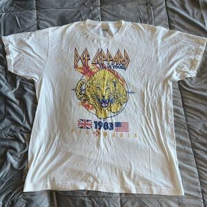 Def Leppard Band Tee White T-Shirt Leopard Pyromania Graphic XL